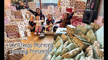 CHRISTMAS DAY SPECIAL OPENING PRESENTS!