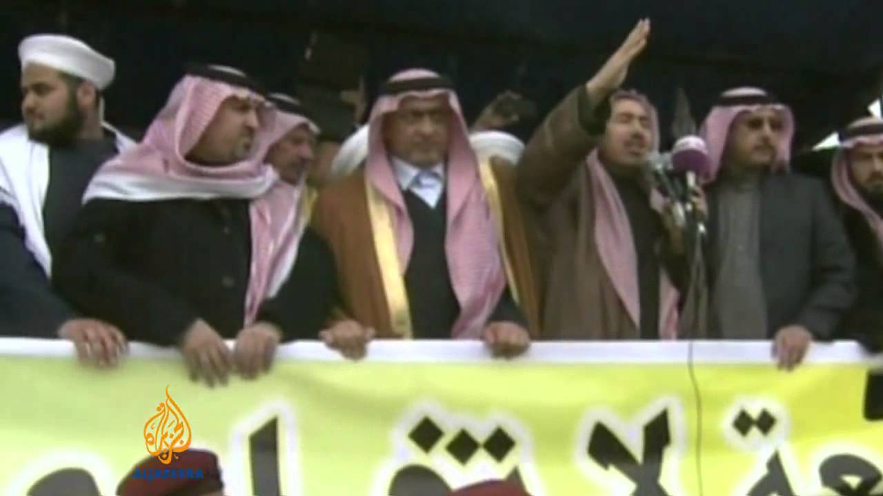 ألقت قوات الأمن العراقية القبض على نائب برلماني في غارة دامية.
