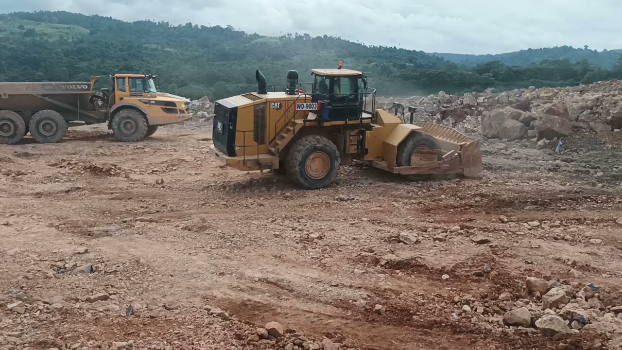 「カメ  タイムセール」 WILDOZER CAT 834K mantap - YouTube