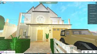 How to add your own pictures in Bloxburg