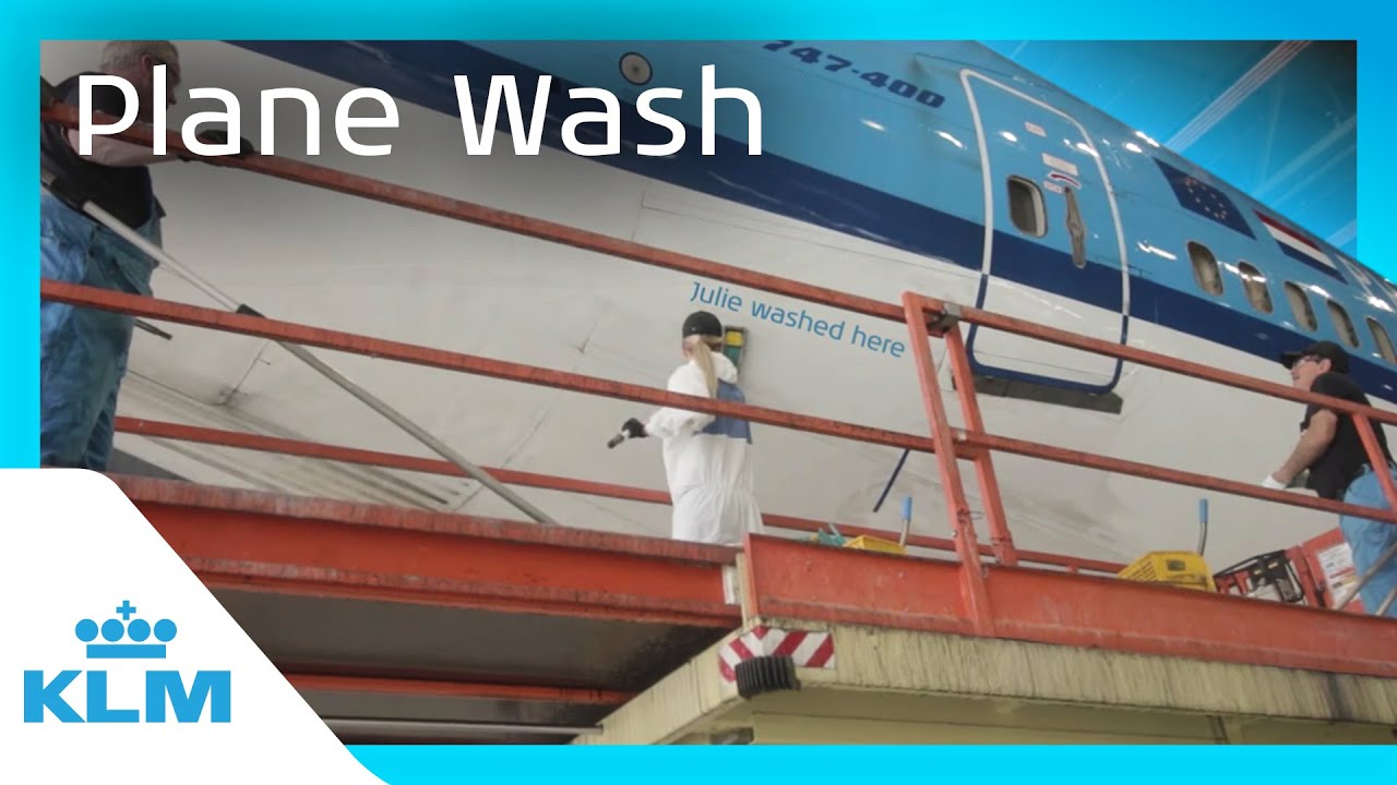 How are the planes washed How are the planes washed
