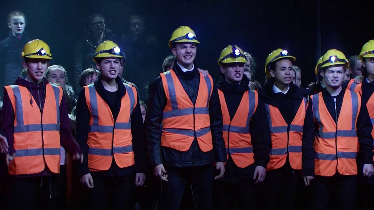 The Stars Look Down - Redroofs Show 2016