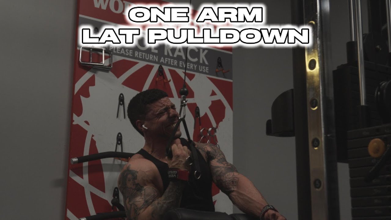 HOW TO PERFORM ONE ARM LAT PULLDOWN CABLE