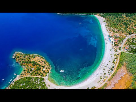 “Απομονωθείτε” σε μια από τις ομορφότερες παραλίες της Πελοποννήσου