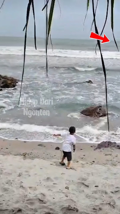penampakan nyi roro kidul di pantai selatan asli #shorts #shortvideo #trending #viralvideo
