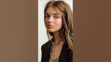 Thumbnail of Beautiful Anna Zak