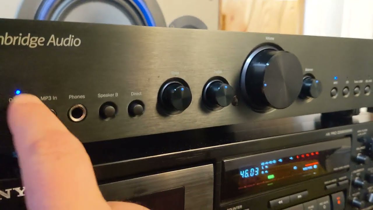 Cambridge Audio Azur 350A - simple Integrated Amplifier 45W - YouTube
