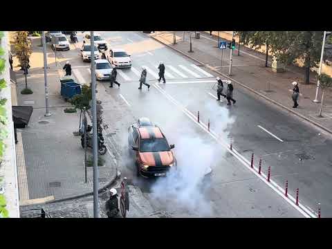 ThessPost - Ένταση έξω από τα δικαστήρια Θεσσαλονίκης 