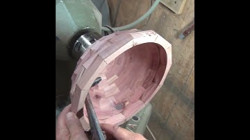 Trimming segmented bowls on the lathe | TeachinArt