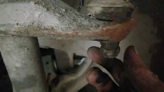 Как демонтировать рулевой наконечник без сьемника