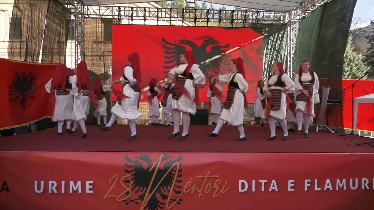 DITA E FLAMURIT NË SHESHIN E KËRÇOVËS - VALLE POPULLORE