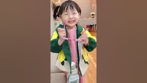 爸爸帶嘟嘟和姊姊外出旅行，沒想到爸爸直接開車走了，孩子都不要了！ #嘟嘟小可耐#萌娃日常#二胎生活#嘟嘟的卑微生活#萌娃搞笑視頻#二胎#爸爸帶 娃娃#shorts