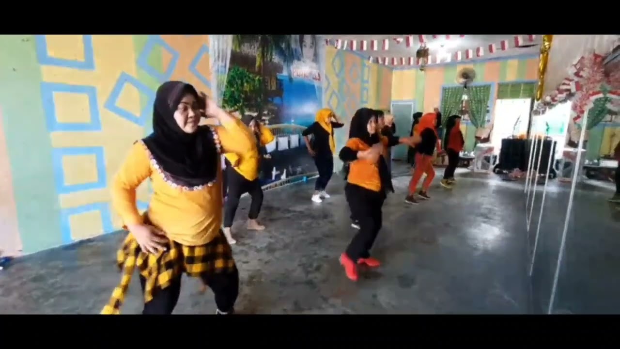 Rip love-faouzah line dance choreo;Asbar kaltim(ina)Lietha monita(ina) sanggar Putri AA
