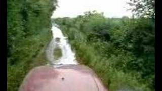 hardcor po wodzie traktorem w Anglii ;)