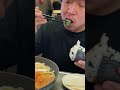 爆盛きつねうどん4人前には、でっかいおにぎりが最高なんよ。#shorts #short #飯テロ #大食い #グルメ好き #noodles #袋麺 #food #料理