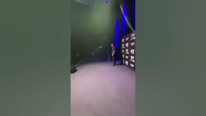 👀 Adesanya & Vettori Face Off | UFC 263 Press Conference