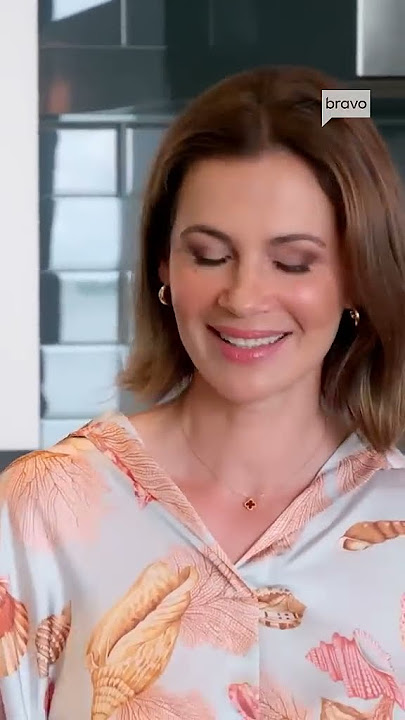 Julia's call that changed everything within the group... #RHOM #JuliaLemigova #RealHousewivesOfMiami