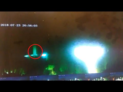 Video: Cacciatori Di UFO: L'astronauta Dell'ESA Non Ha Filmato Una Meteora Che Cade Nell'oceano, Ma Un UFO - Visualizzazione Alternativa