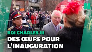 Le roi Charles III et la reine Camilla vise?s par des jets d'oeufs en visite officielle