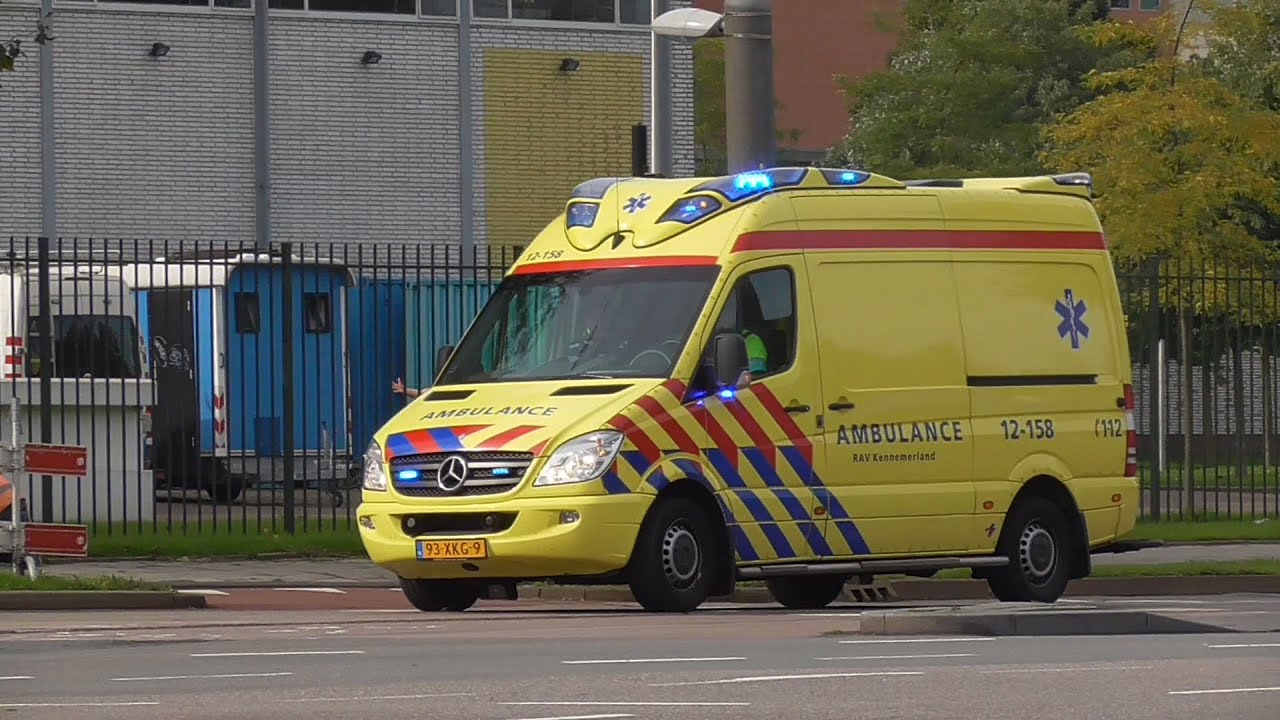 Ambulances 12-158 en 12-185 met spoed naar het VUMC! #306