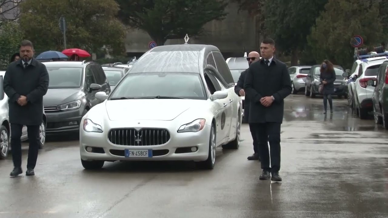 Montesilvano. L’ultimo saluto ad Andrea Silvestrone, Nicole e Brando