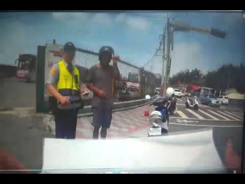婦人遭肇逃車撞「犁田」倒地 張震嶽幫報警還熱心守護