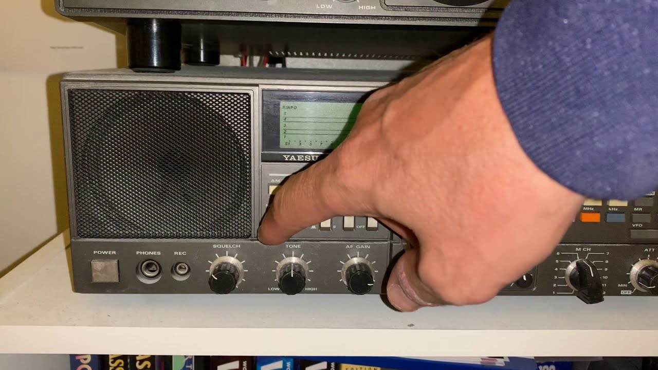 Comparing the JRC NRD525 audio with the Yaesu FRG-7700 & FRG-8800 Antena Satelor 153 kHz