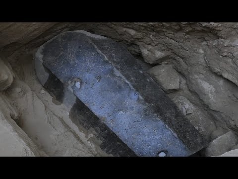 Video: Scientists Have Found Out Who Was Buried In A Black Sarcophagus - Alternative View