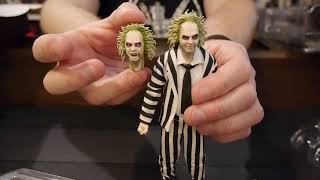 Mezco's One:12 Collective Beetlejuice figure is amazing... but the Loose Head Ruins It