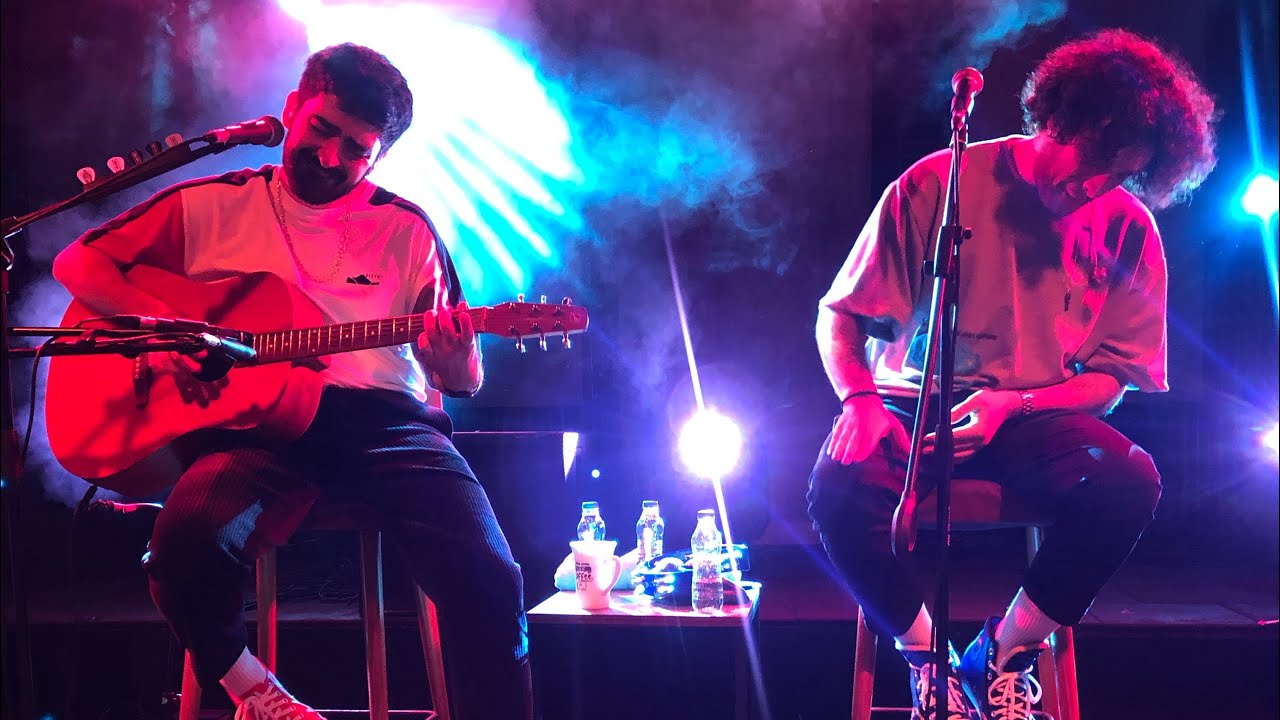 Dolu Kadehi Ters Tut Aldattın mı? Akustik , Muhabbet ve Moava solo (Hayal Kahvesi Kocaeli Konseri)