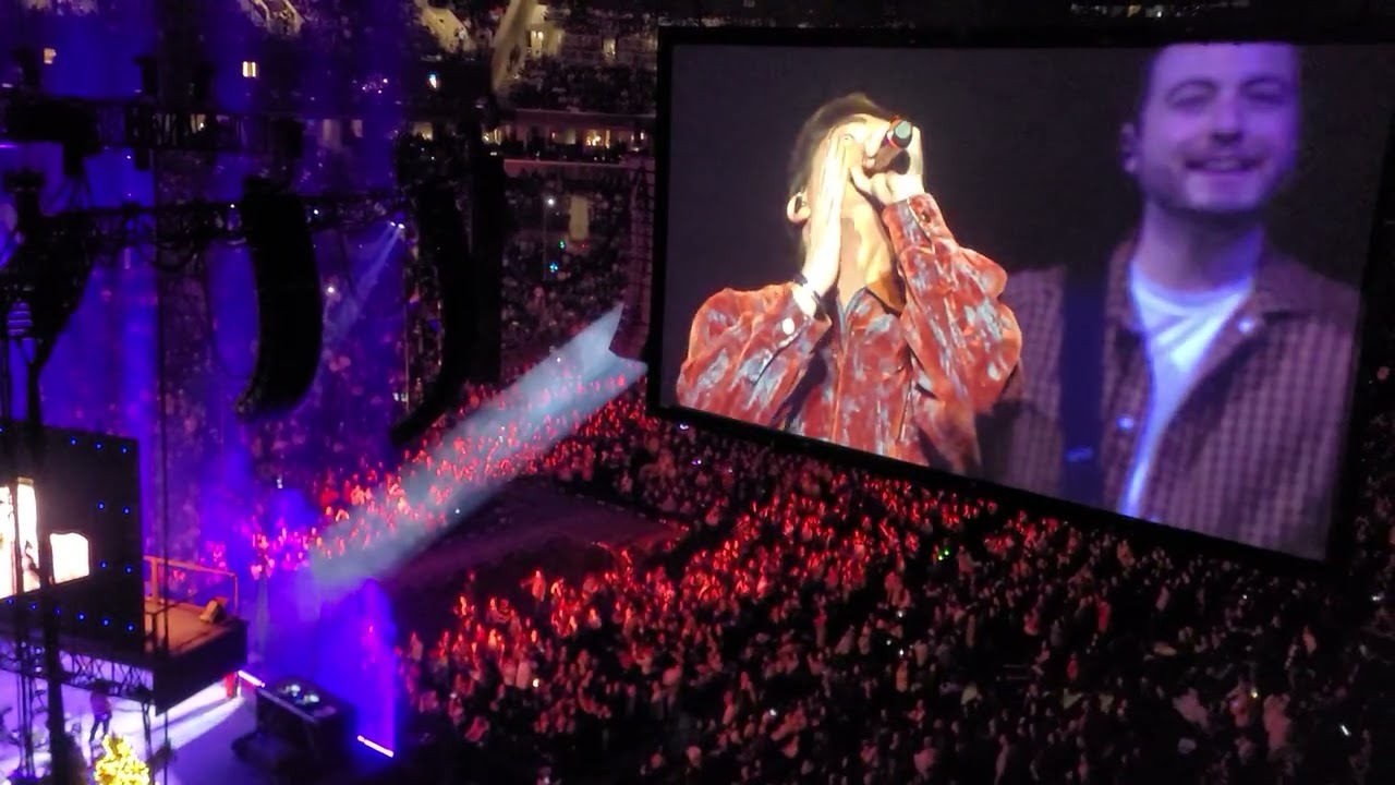 Jesse McCartney- Because You Live- Live in New York 