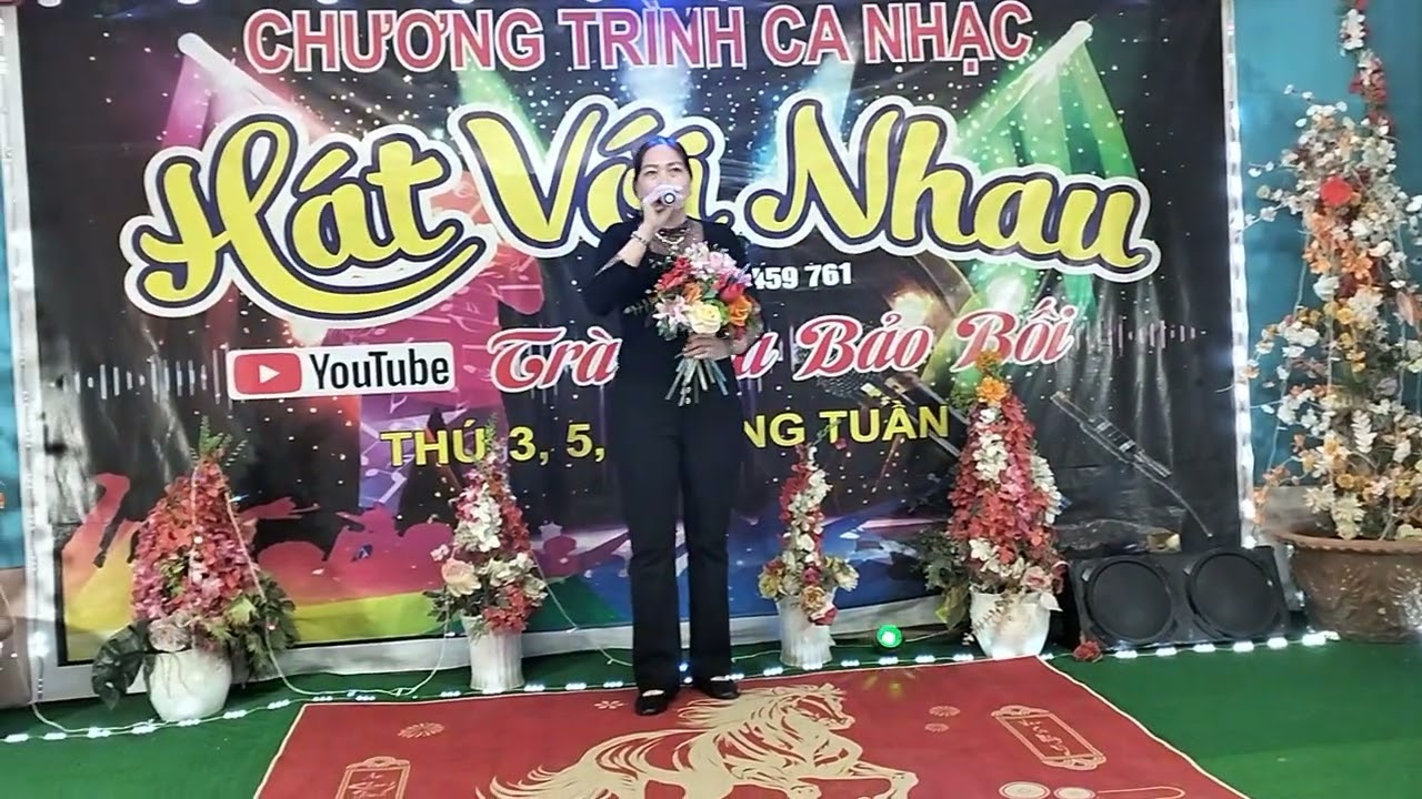 Khóc vết đau xưa sáng tác mới của Bích Lan trình bày Em Út 