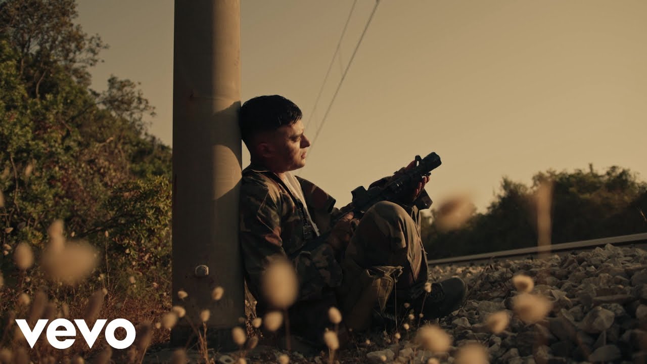 Hal Quartièr - Comm' me' Chiamm' (Official Video)