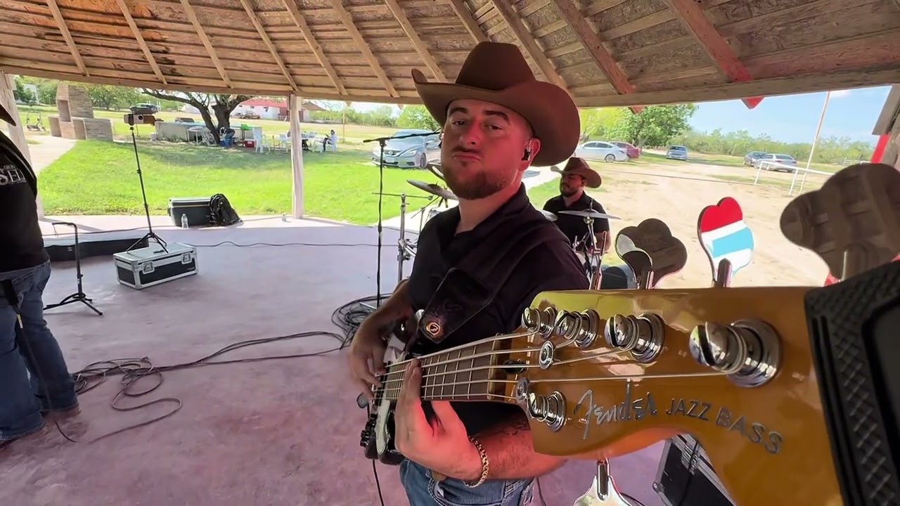 Entre Hierba Polvo Y Plomo - Selecto NC (En Vivo)