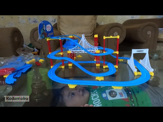 Ade bocil bermain merangkai lintasan rel kereta api thomas and friends class=