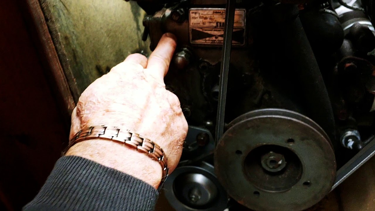 Salty Quicky #272 | Swapping out a Leaky Water Pump with Sam