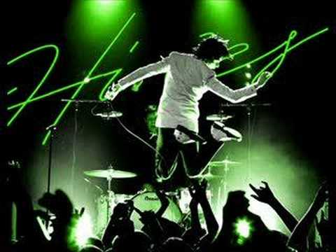 在 YouTube 上觀看「The Hives Wont be long」