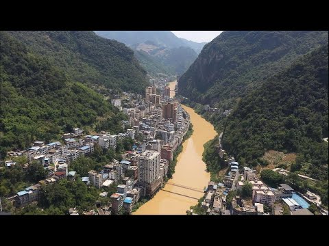 Video: Cómo viven en la ciudad más estrecha del mundo