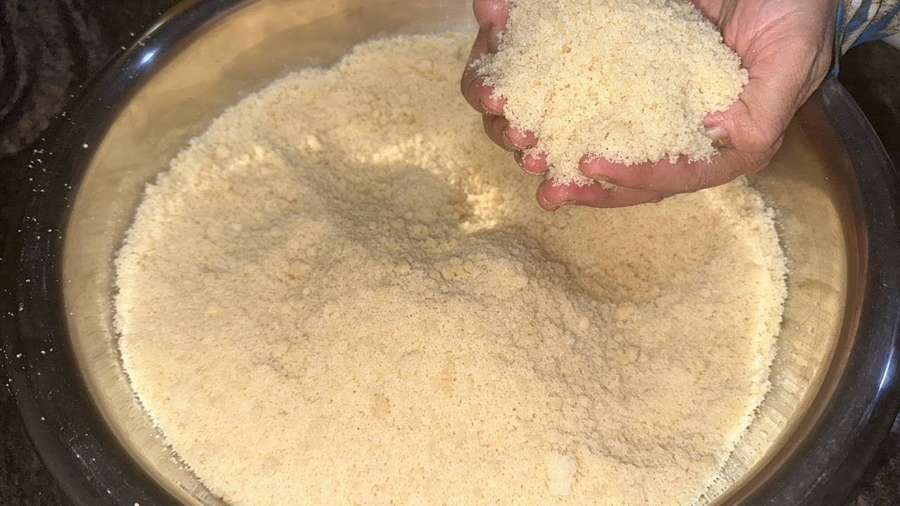 الكسكسى بطريقه جديده  اول مره تشفوها ❗️وسر التسويه الصح ❗️نص ملعقه هى سر اللون والقوام  الصح🏃‍♀️🏃‍♀️