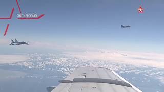 The Su 27 fighter chases F-16 NATO - exclusive