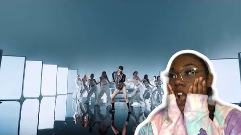 LISA - ROCKSTAR Special Stage Performance (w/ HolyBang) REACTION