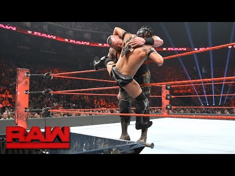 Kalisto vs. Braun Strowman — Dumpster Match: Raw, April 24, 2017