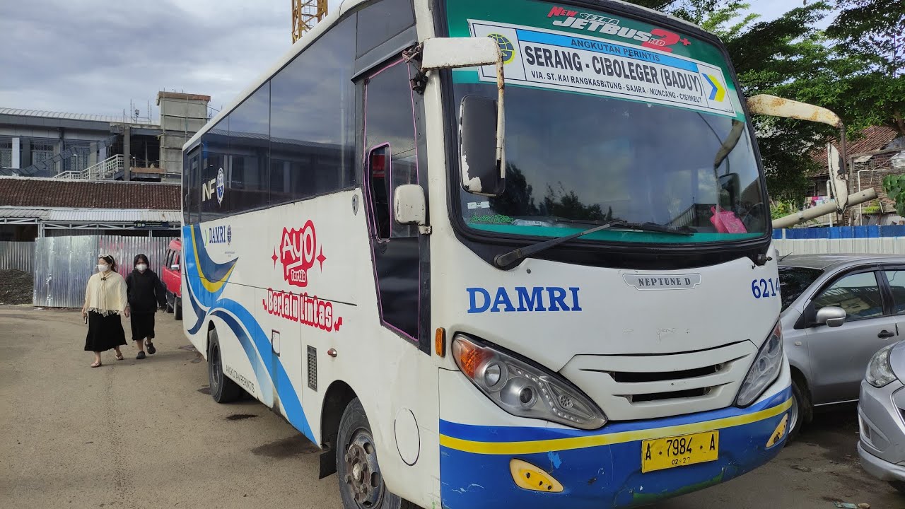 Angkutan umum ke kampung Baduy Bus damri Rangkas - Ciboleger ( baduy ) 