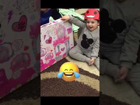 شوفو الهدية الكتيررر حلوة من بابا نويل لقمرة 