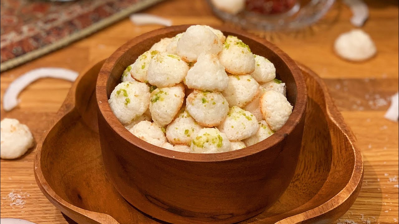 شیرینی پفکی نارگیلی بسیار خوشمزه با بافتی نرم |  Coconut Puffs pastry