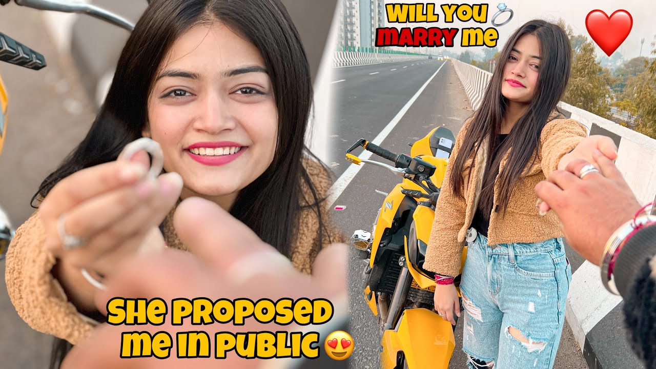 She Proposed me in public💍❤️