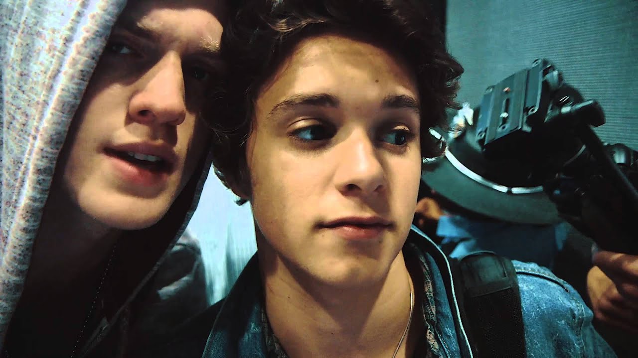 The Vamps Somebody to You EP Signing, Claires, Chicago