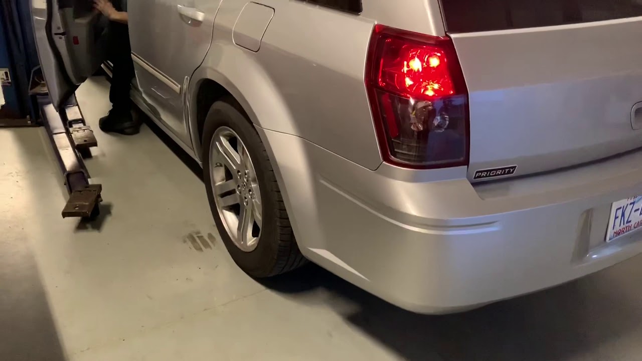2006 Dodge Magnum 5.7 HEMI muffler and resonator delete - YouTube