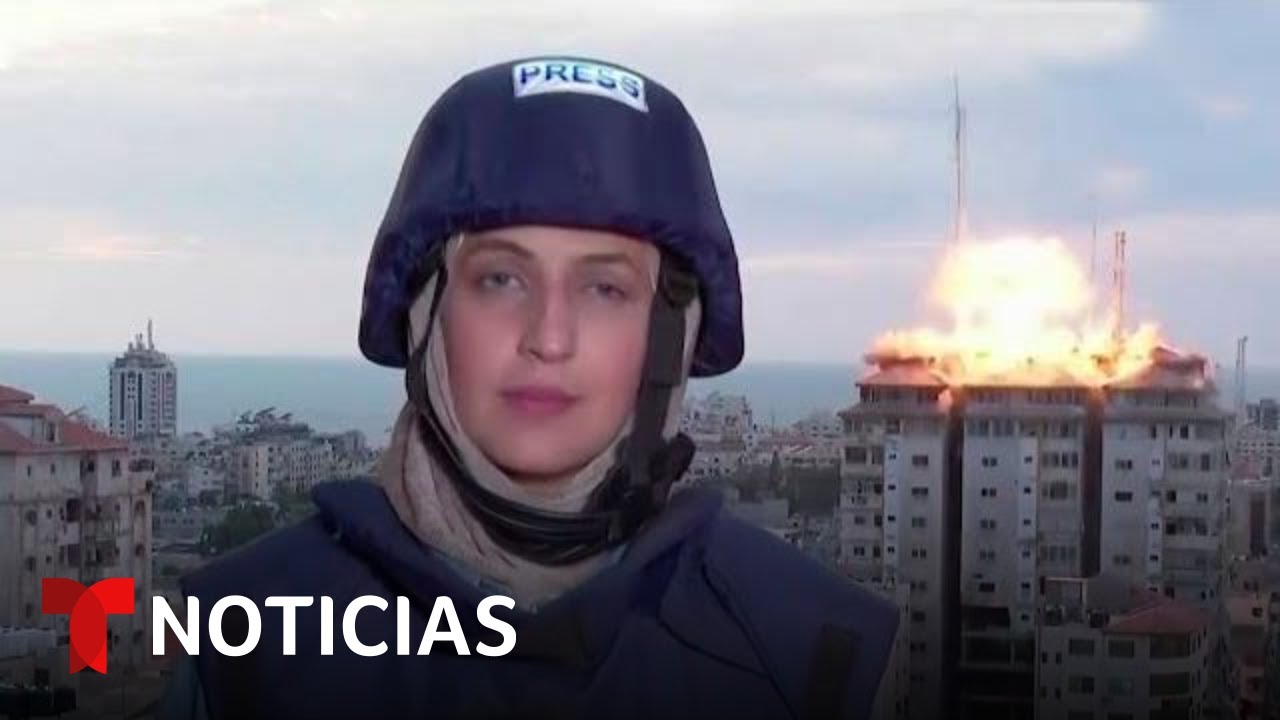 Transmitía en vivo cuando un misil cayó a su espalda | Noticias Telemundo