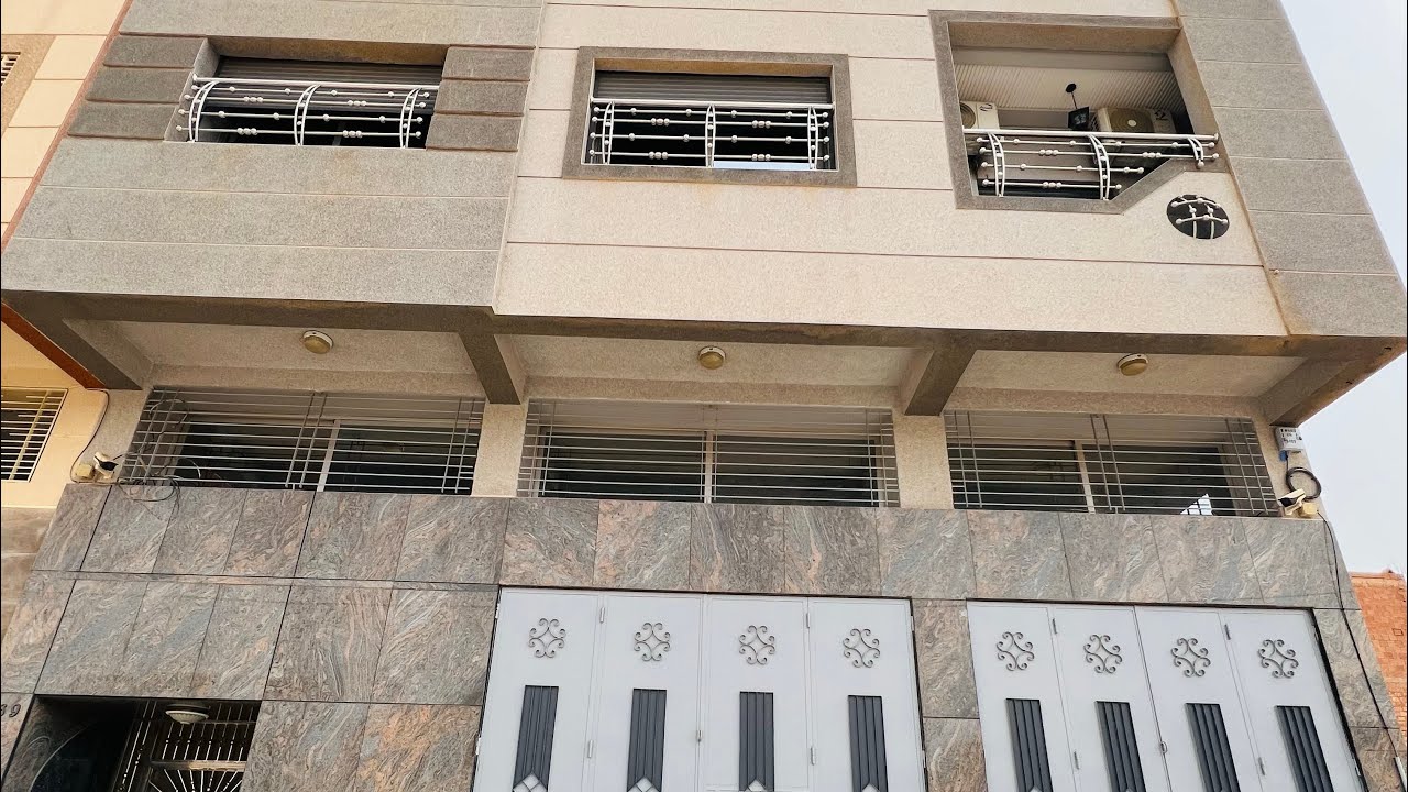 منزل تجاري على الطريق الرئيسية 💕قابل لأي مشروع ومخدوم على حقو وطريقو 175 متر 🤩0635141907✌️